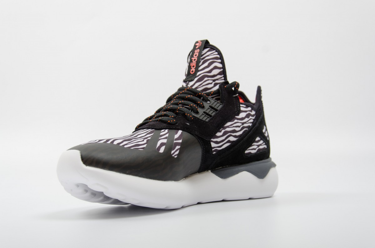 adidas tubular zebra